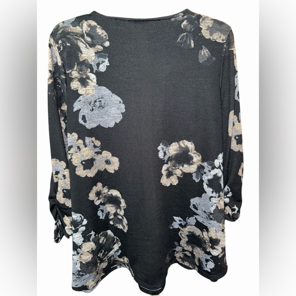 New Directions 3/4 Ruched Sleeve Floral Top, Size Medium - Picture 2 of 4